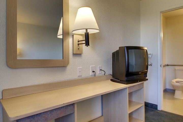 Room 19 of 35
