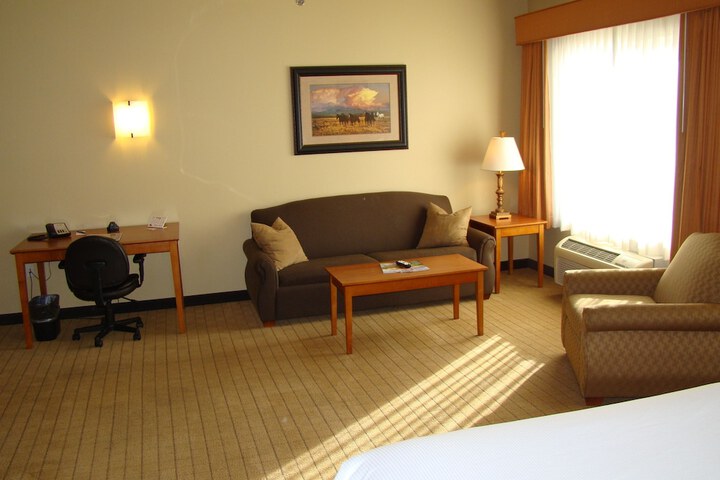 Room 32 of 66