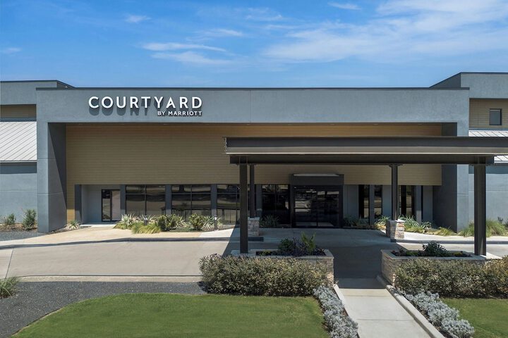 Courtyard by Marriott Dallas DFW Airport North / Irving