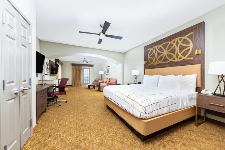 La Quinta Inn & Suites by Wyndham Marble Falls