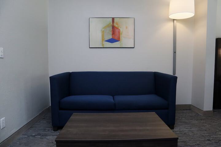 Room 16 of 32
