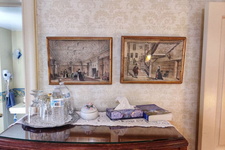 Montague Inn