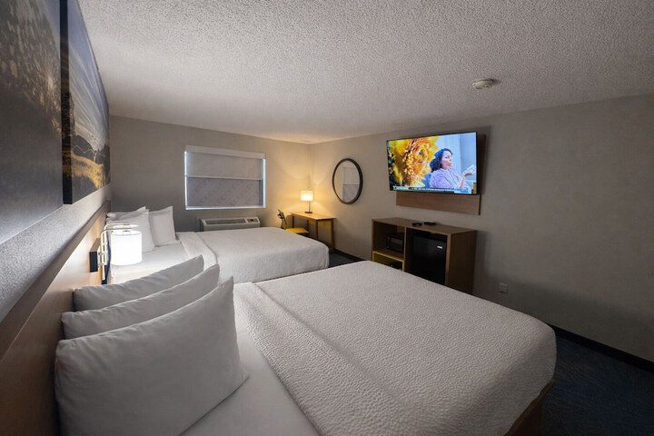 Days Inn by Wyndham Sturgis