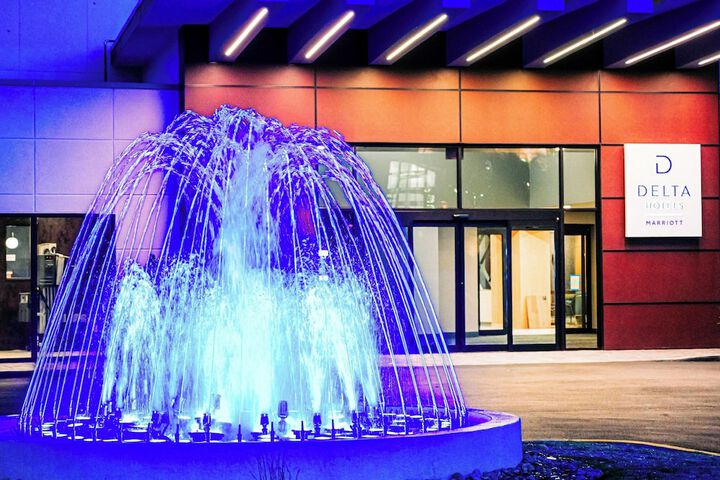 Delta Hotels by Marriott Cincinnati Sharonville