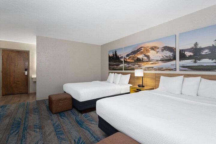 Days Inn and Suites by Wyndham Downtown Missoula-University