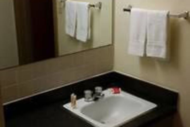 Hanover Hotel & Banquet Center