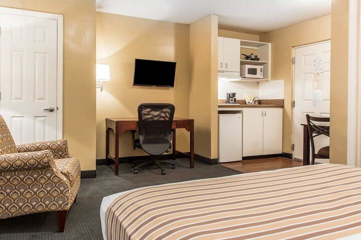 Room 14 of 32