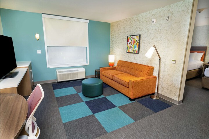Room 23 of 38