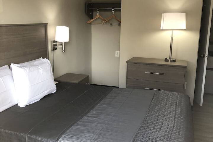 Room 7 of 28