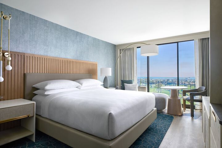 VEA Newport Beach a Marriott Resort & Spa
