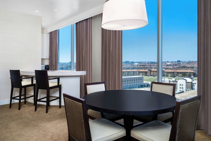 Renaissance Dallas North Hotel