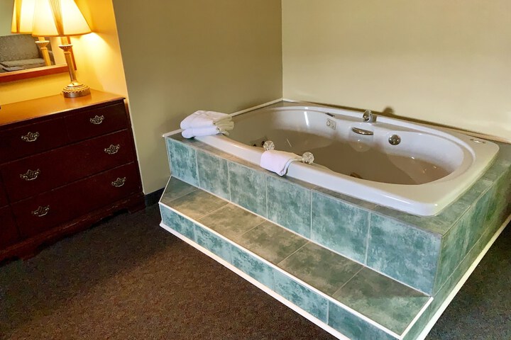 Hot Tub 40 of 42