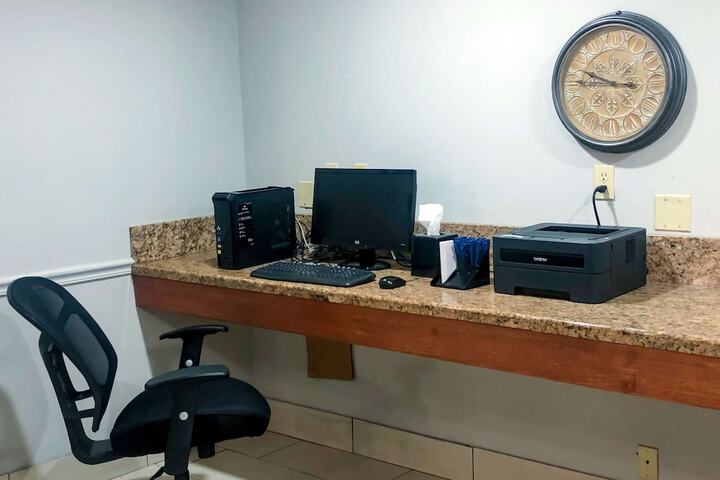Business Center 20 of 23
