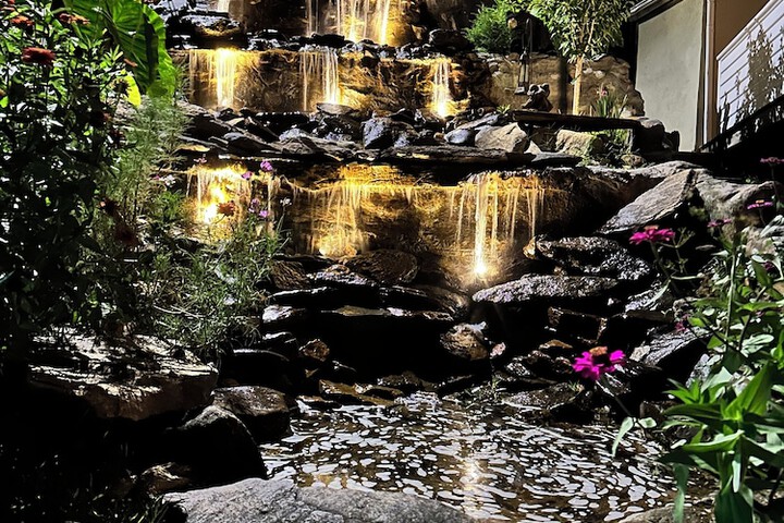 The Chimney Rock Inn & Cottages