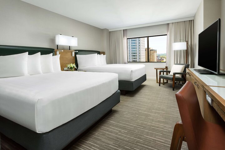 Room 32 of 103