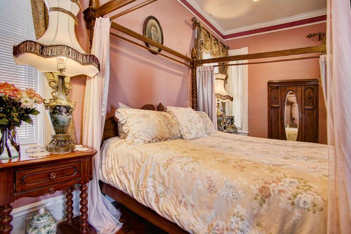 Room 29 of 162