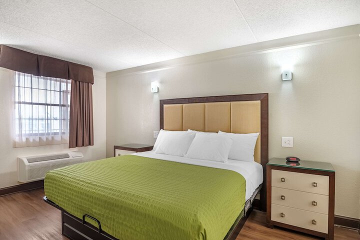 Room 21 of 46