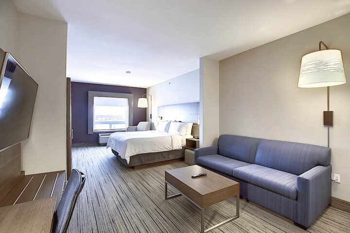 Room 25 of 42