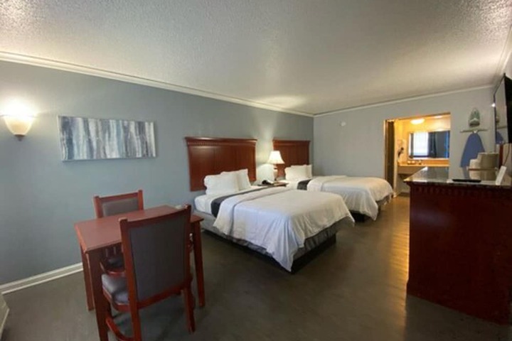 Room 16 of 20