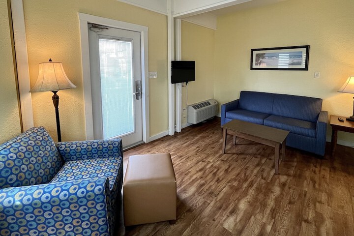 Room 63 of 118