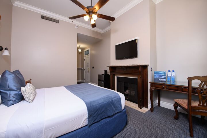 Room 44 of 118