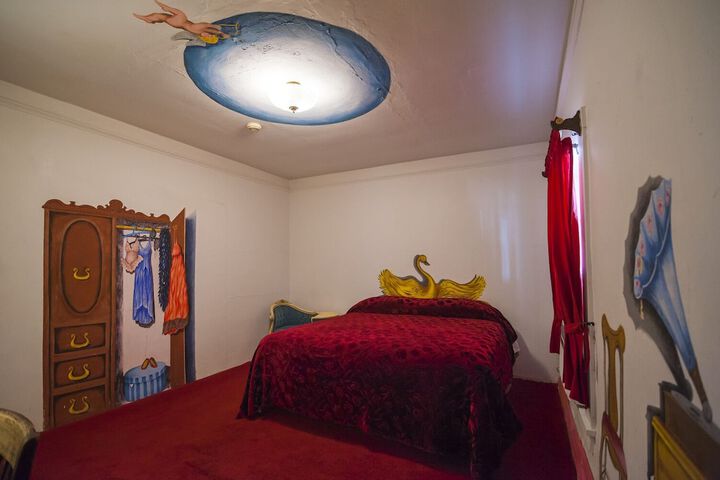 Room 58 of 97