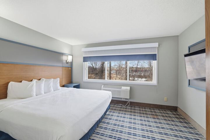 AmericInn by Wyndham White Bear Lake St. Paul