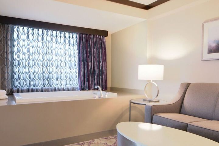 Silver Legacy Reno- a Caesars Rewards Destination