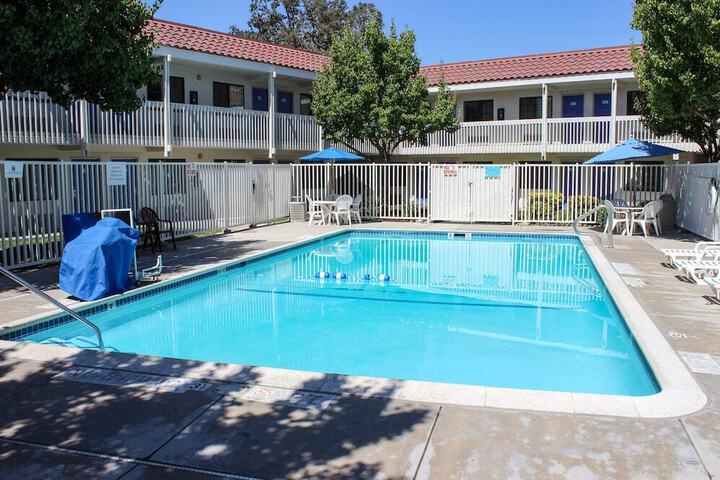 MOTEL 6 PASO ROBLES