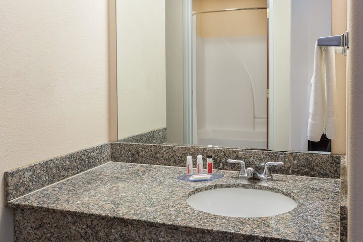 Days Inn & Suites by Wyndham Eunice