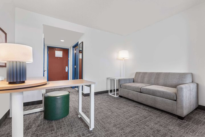 Room 15 of 41