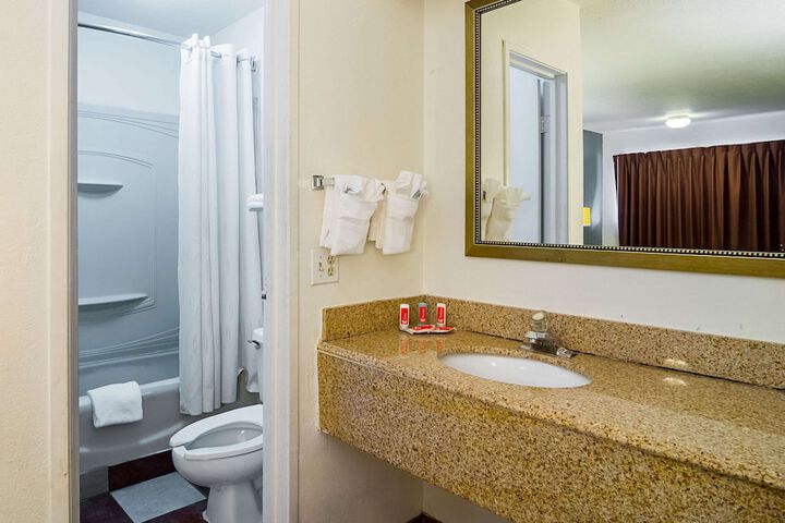 Room 21 of 31