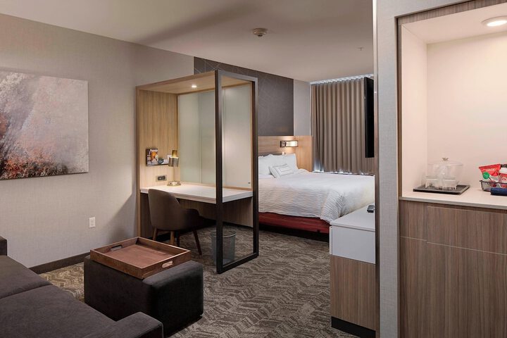 Room 13 of 22