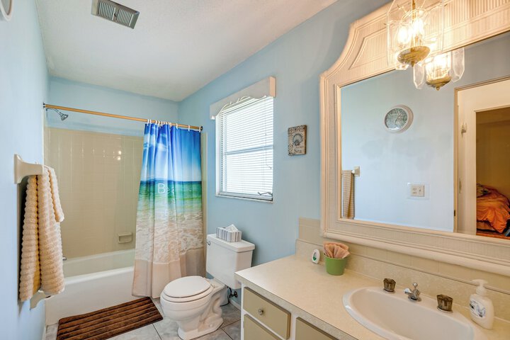 Englewood Home on Canal: Boat to Lemon Bay!