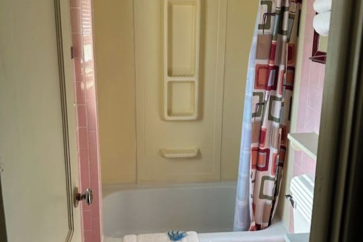 Room 9 of 23