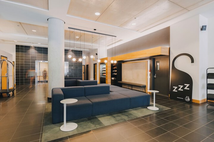 Hotel Le Dauphin Montreal Centre Ville