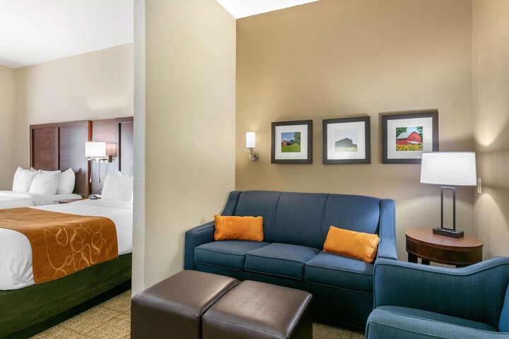 Comfort Suites Hopkinsville near Fort Campbell