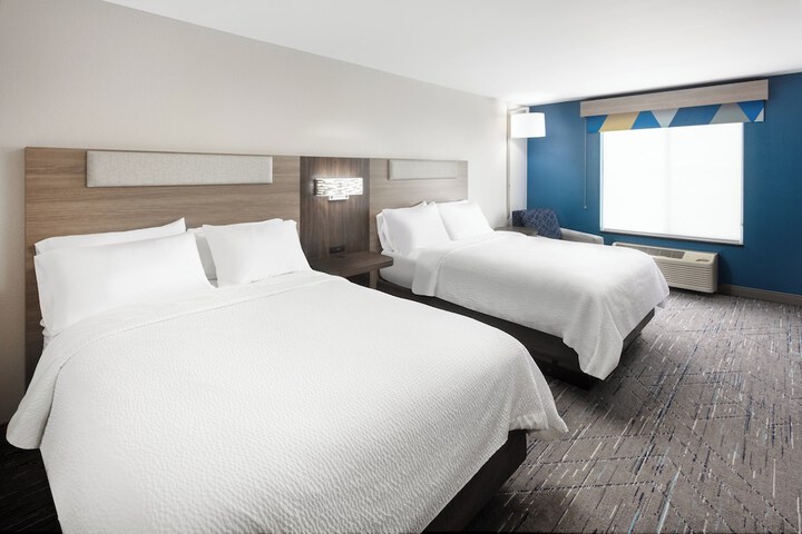Room 32 of 53