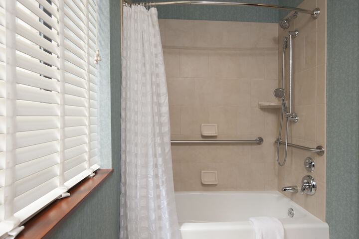 Hyatt Place Des Moines / Downtown