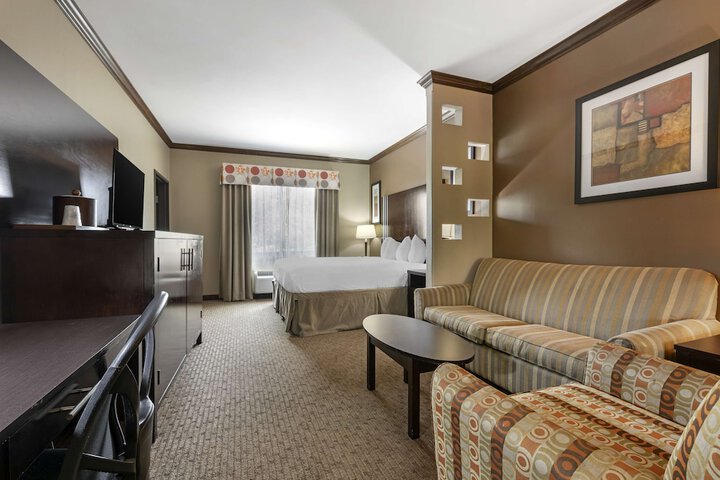 Room 26 of 38