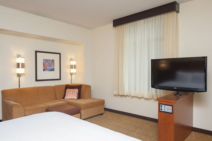Hyatt Place Des Moines / Downtown