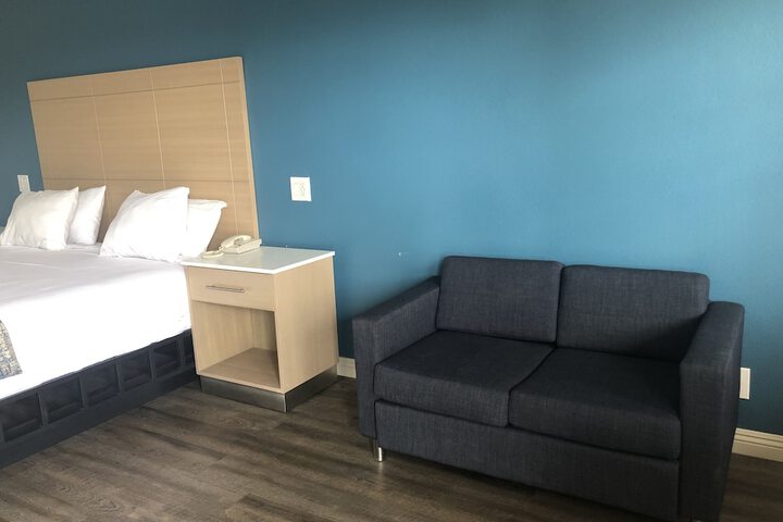 Room 16 of 27