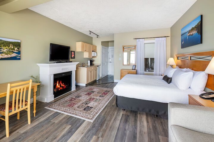 Sidney Waterfront Inn & Suites