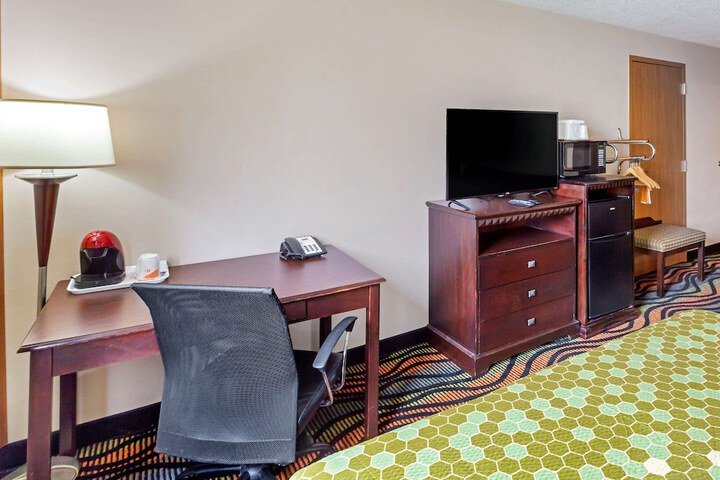Room 17 of 42
