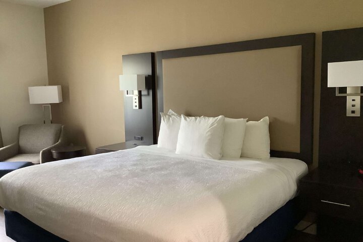 Room 13 of 27