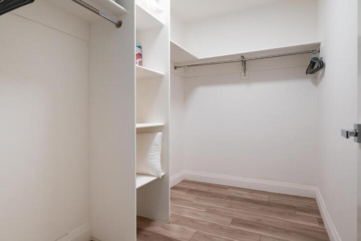 Modern Furnished Apartment in Heart of Quincy