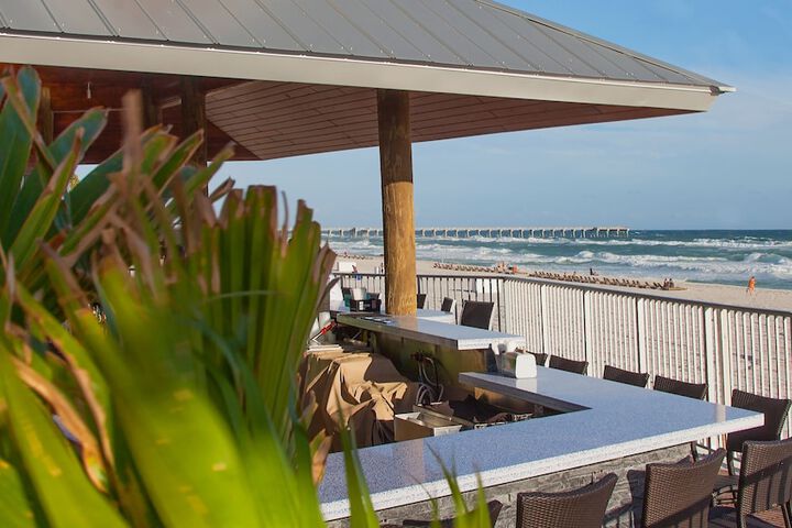 Holiday Inn Express & Suites Panama City Beach - Beachfront by IHG