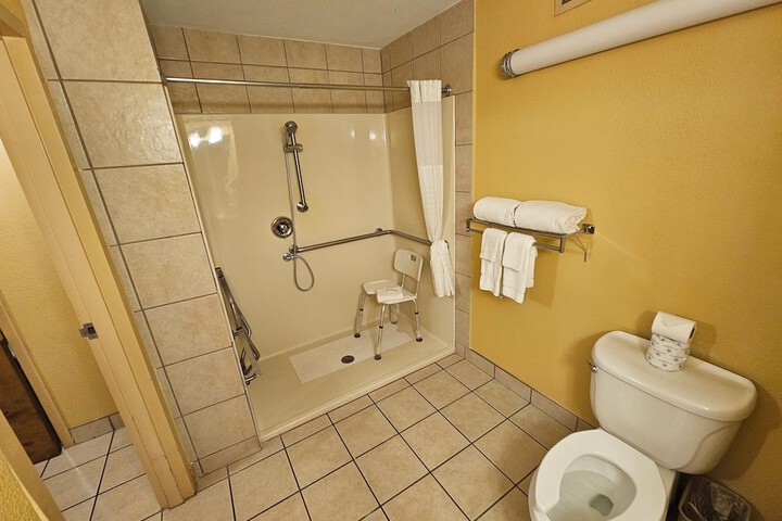 Clarion Inn & Suites Roswell