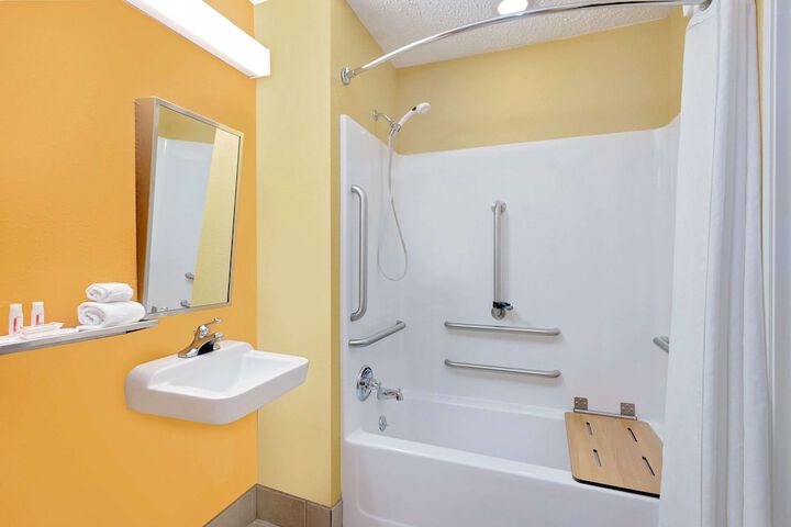 Room 5 of 15