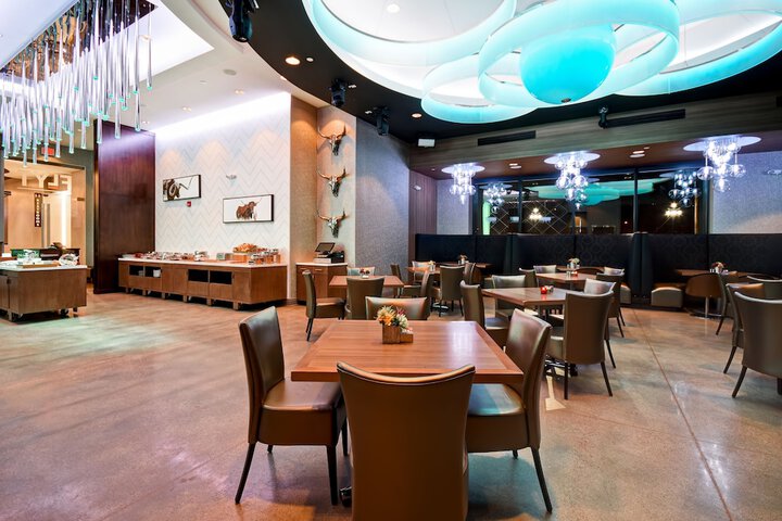 Dining 45 of 69